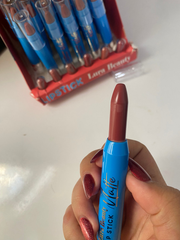 رژلب لورابیوتی